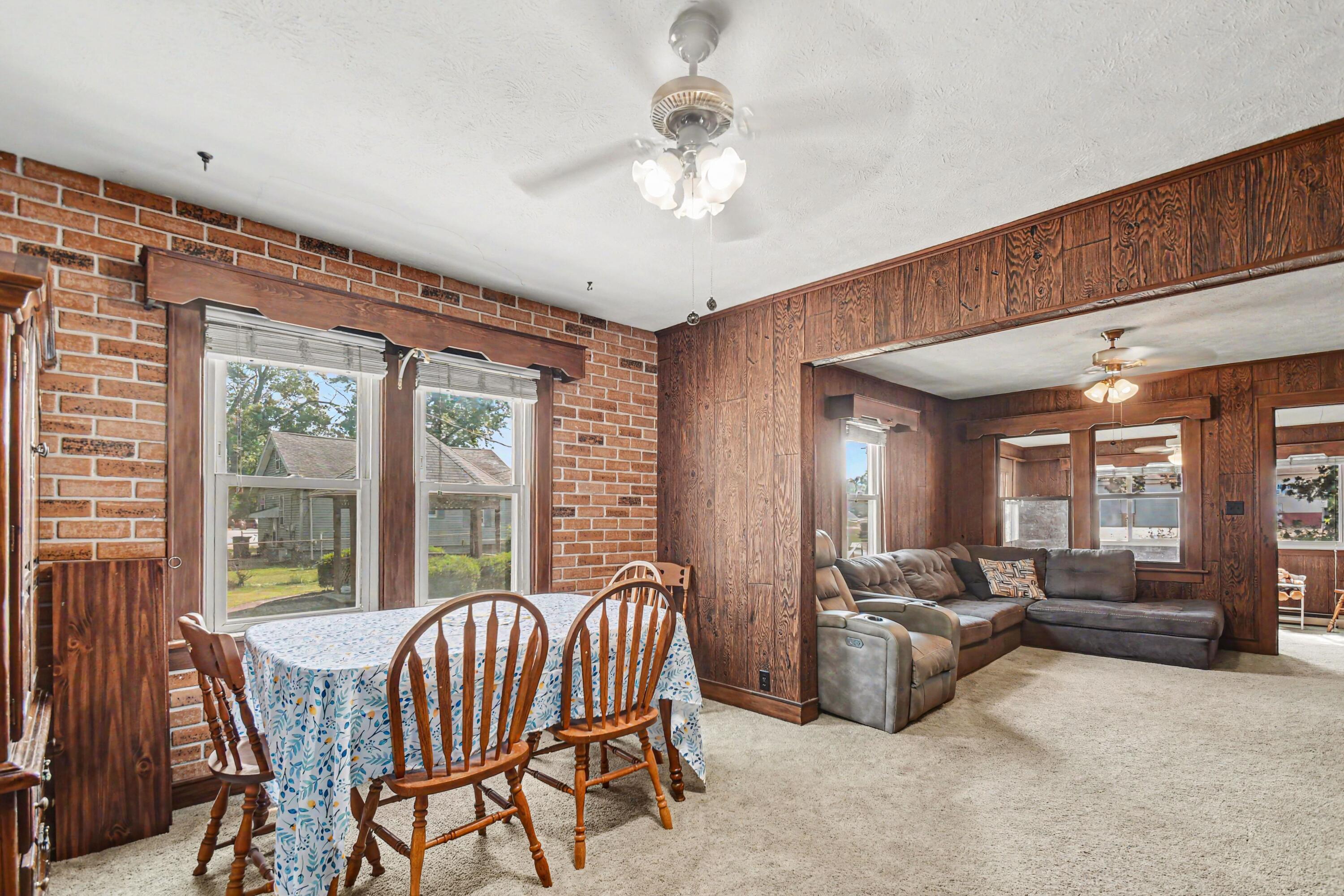 2413 N 5th Street Niles MI 49120