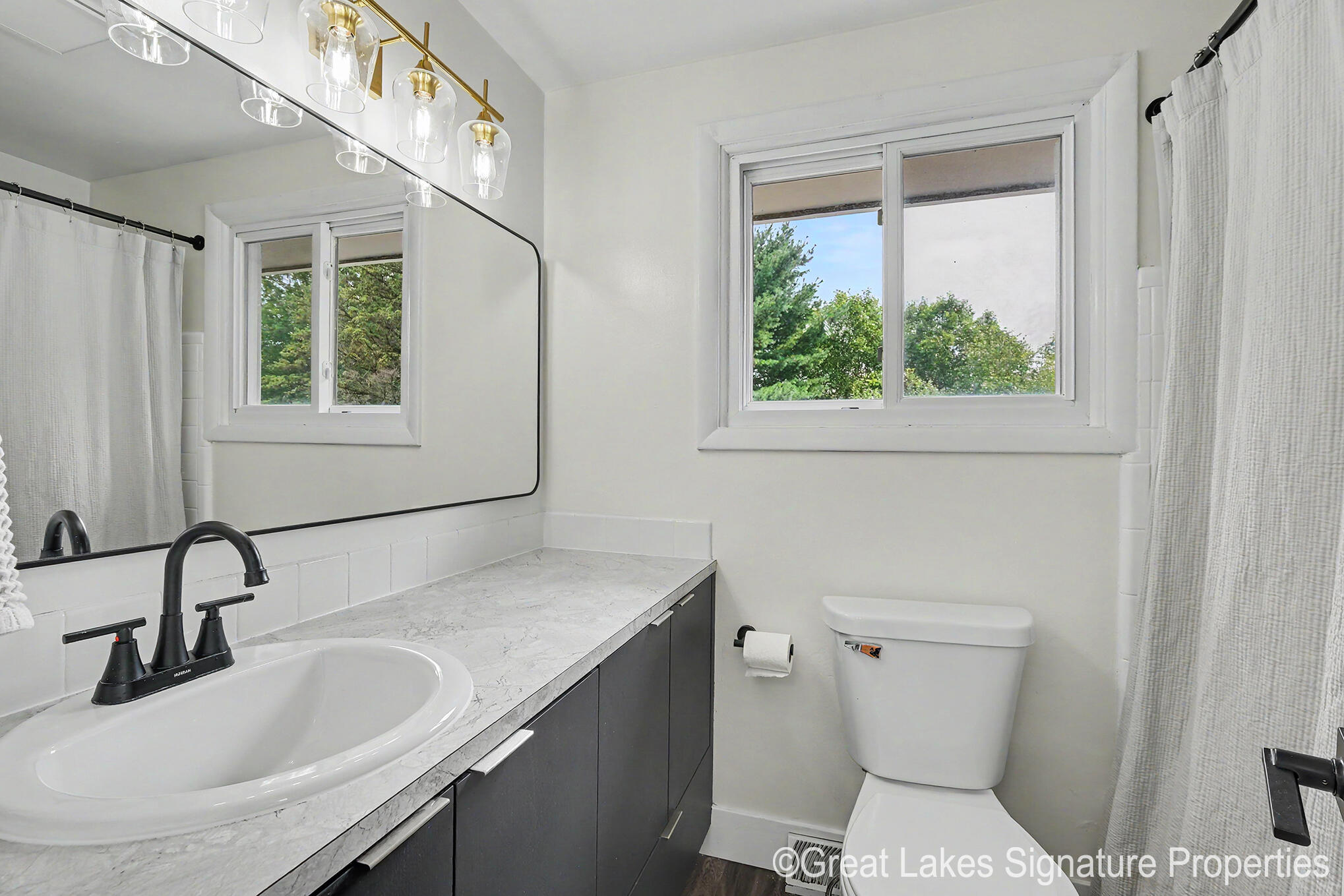 8282 Courtland Drive NE Rockford MI 49341