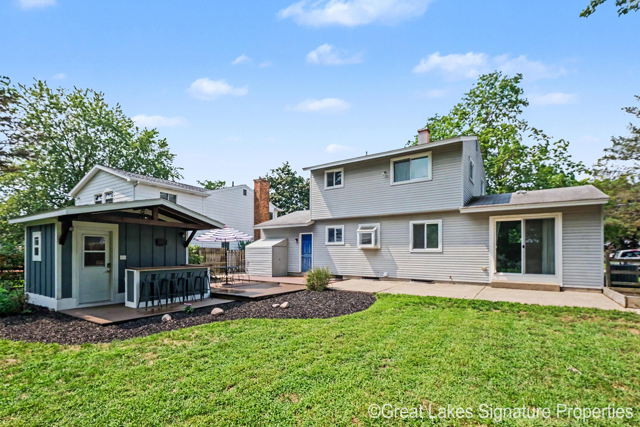 8282 Courtland Drive NE Rockford MI 49341