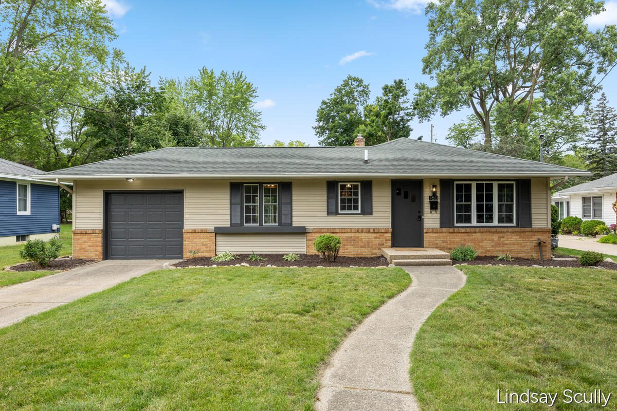 160 Boltwood Drive NE Grand Rapids MI 49505