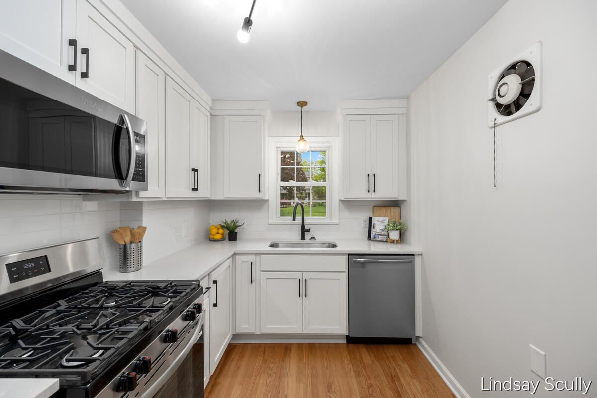 160 Boltwood Drive NE Grand Rapids MI 49505