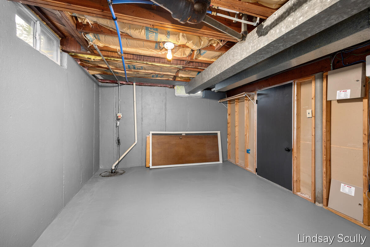 160 Boltwood Drive NE Grand Rapids MI 49505