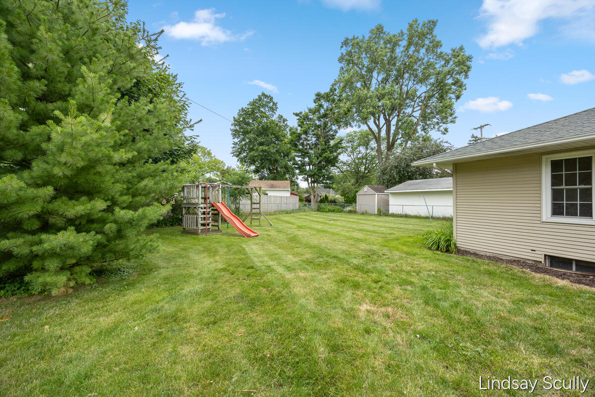 160 Boltwood Drive NE Grand Rapids MI 49505