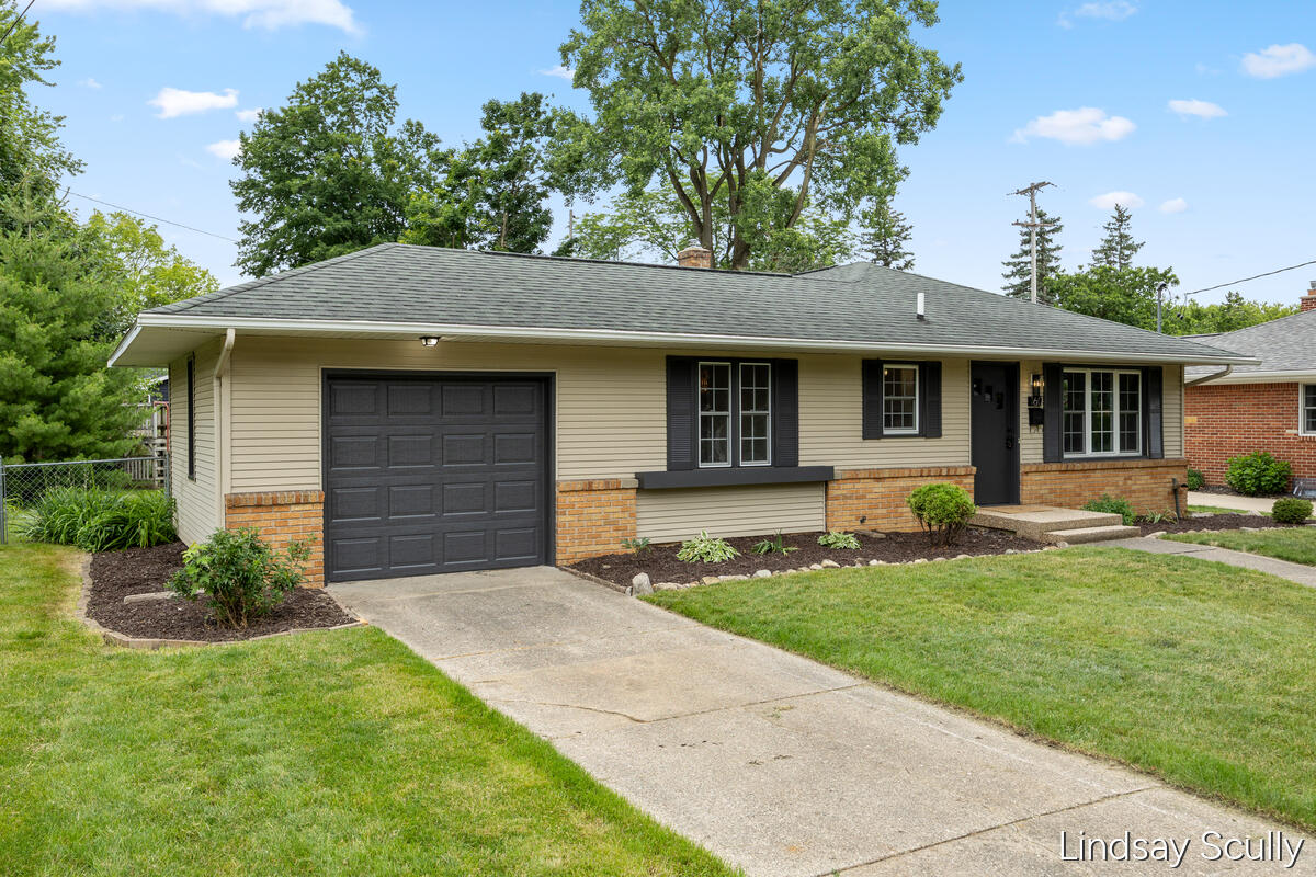 160 Boltwood Drive NE Grand Rapids MI 49505