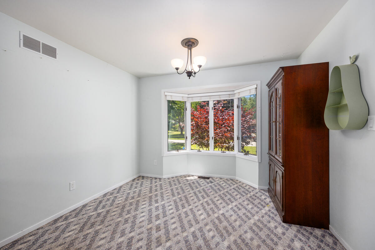 271 Glendale Avenue Holland MI 49423