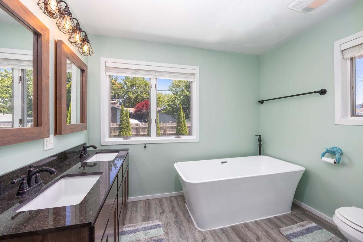 271 Glendale Avenue Holland MI 49423