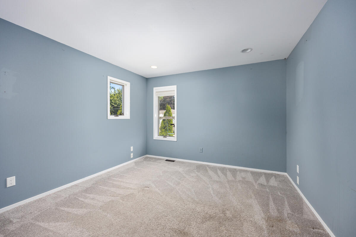 271 Glendale Avenue Holland MI 49423