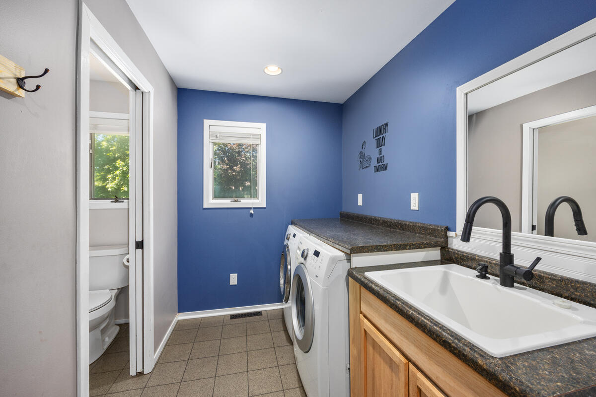 271 Glendale Avenue Holland MI 49423