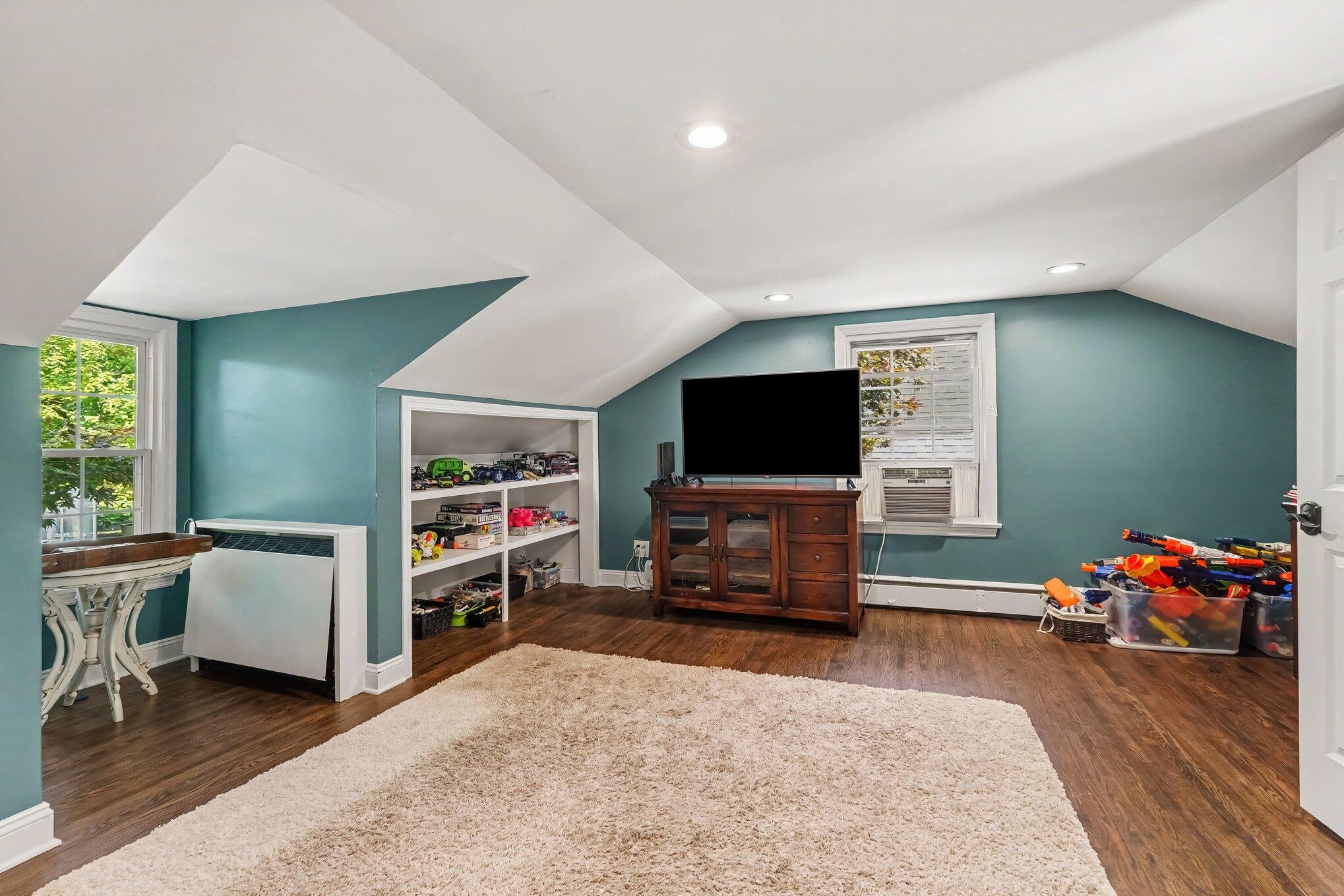 932 Floral Avenue SE East Grand Rapids MI 49506