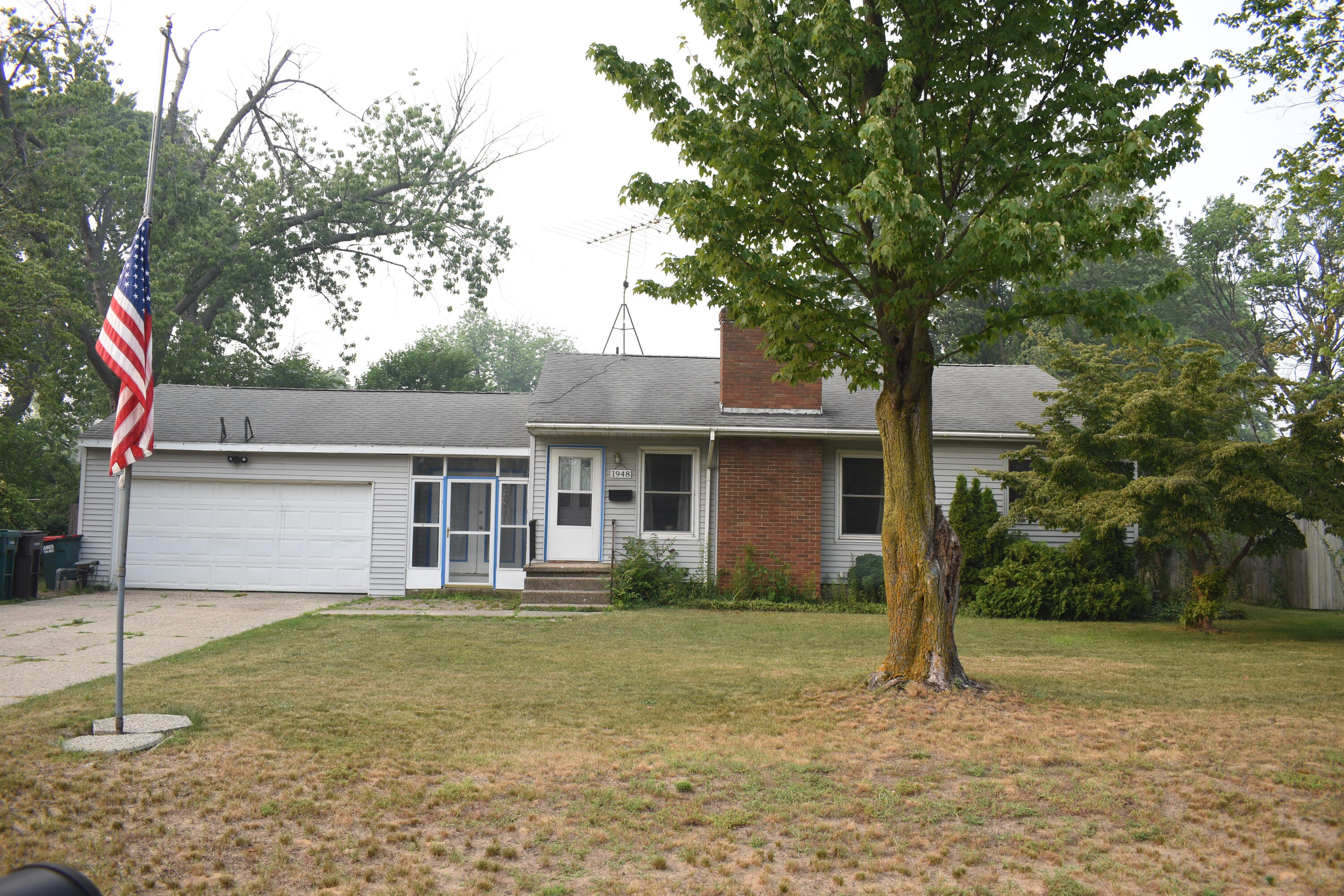 1948 Lawnel Avenue Muskegon MI 49441