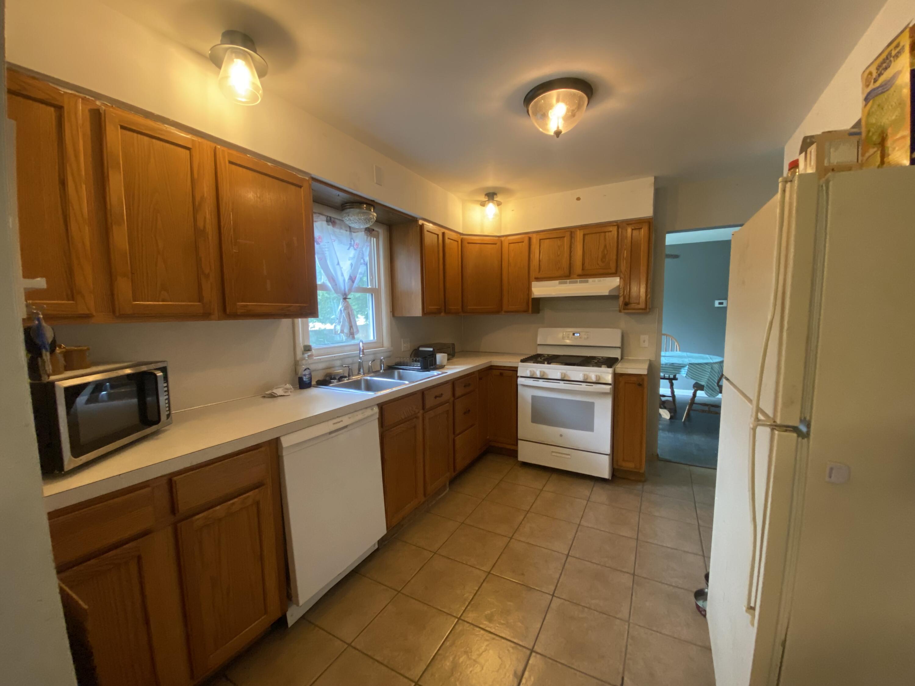 1948 Lawnel Avenue Muskegon MI 49441
