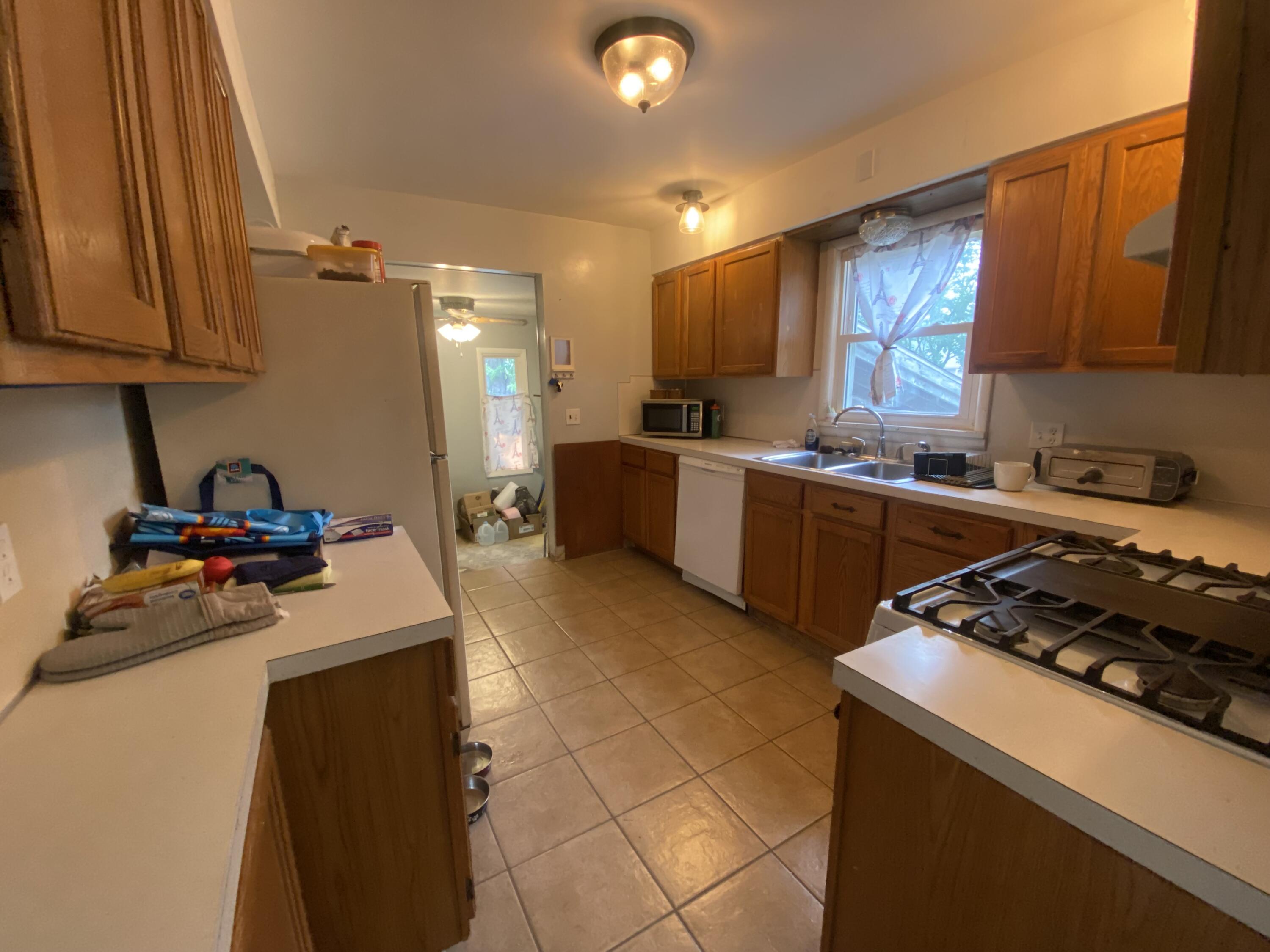 1948 Lawnel Avenue Muskegon MI 49441
