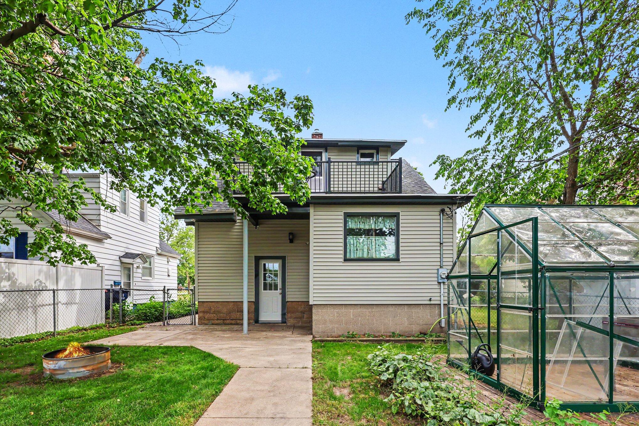 293 W 20th Street Holland MI 49423
