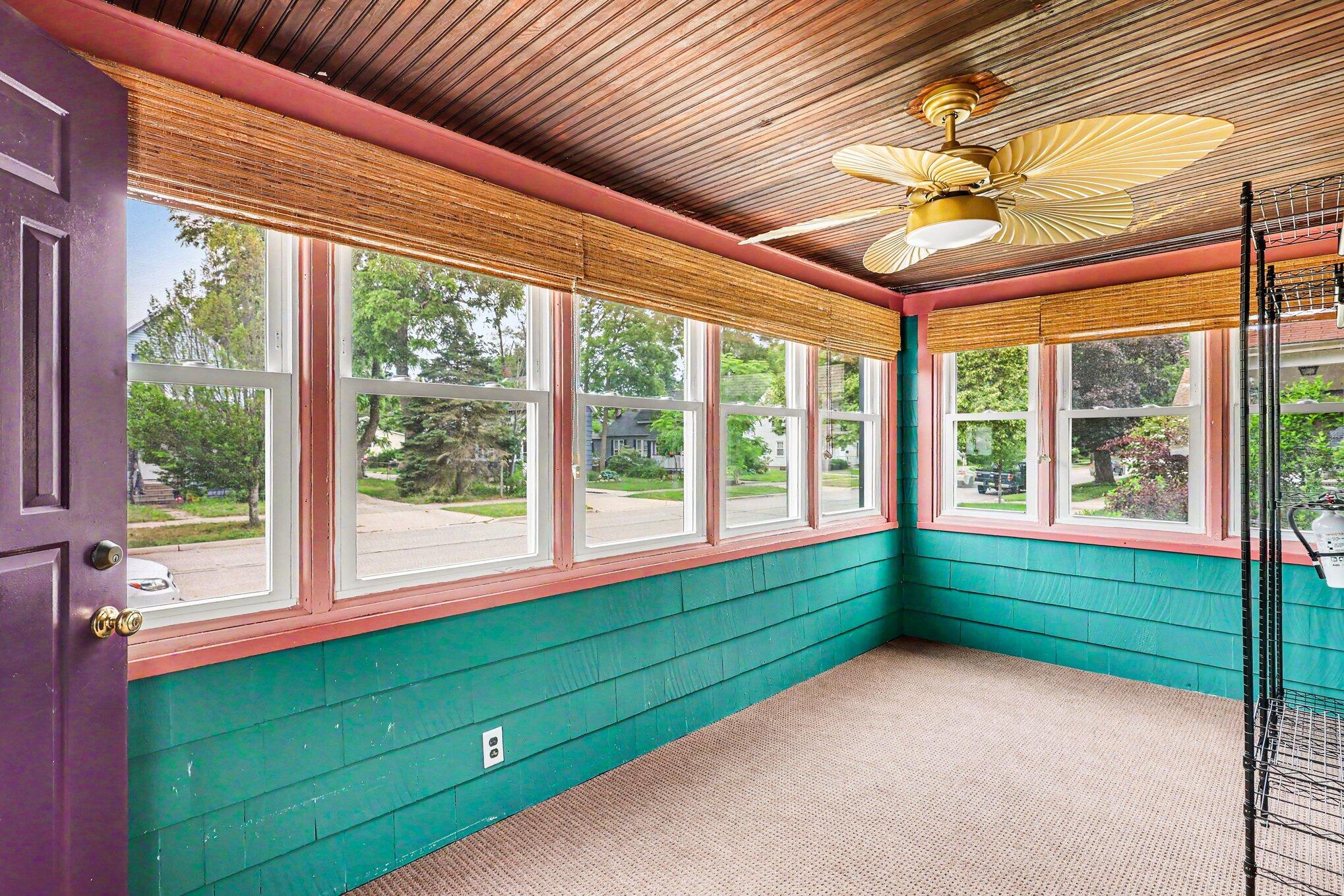 293 W 20th Street Holland MI 49423