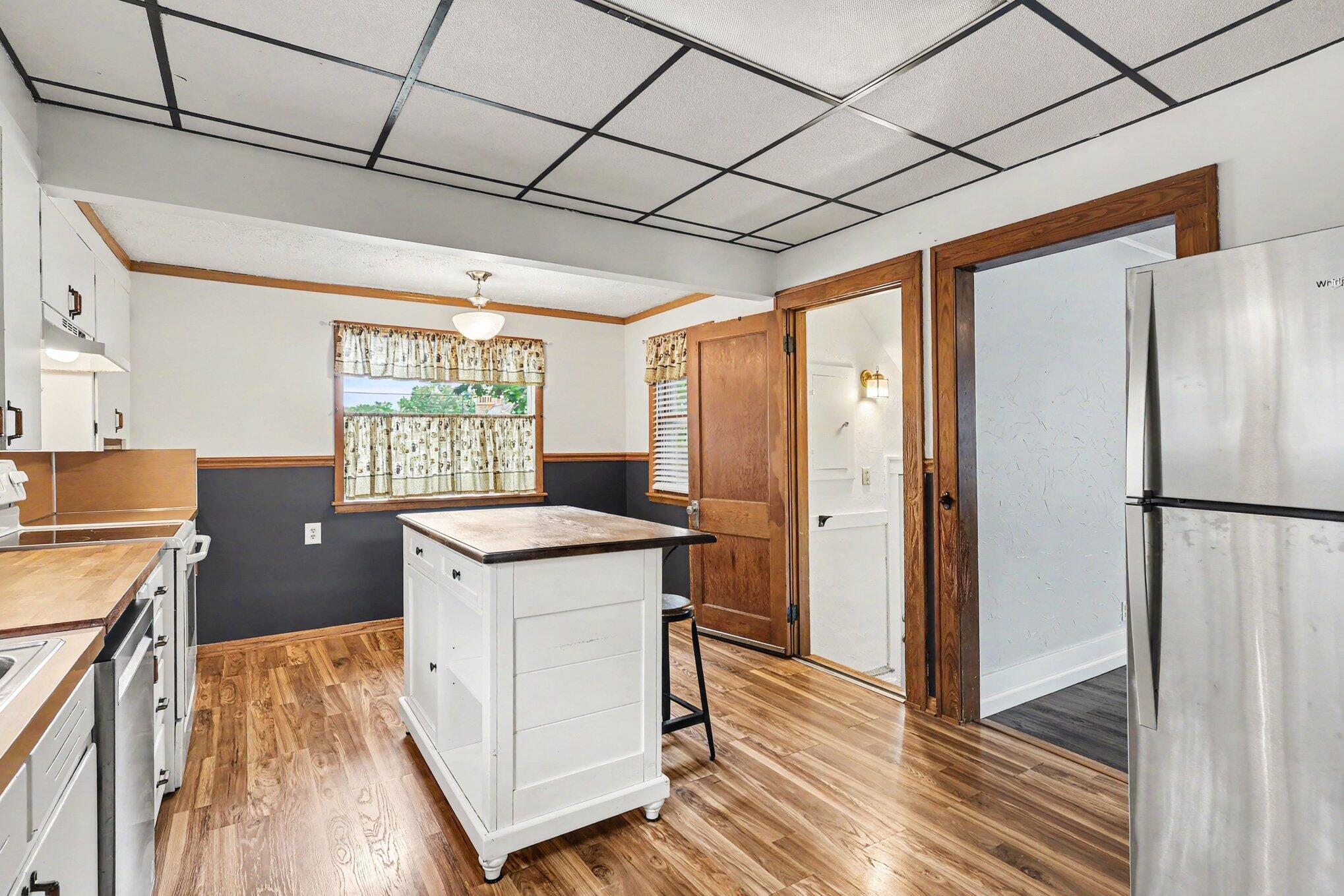 293 W 20th Street Holland MI 49423