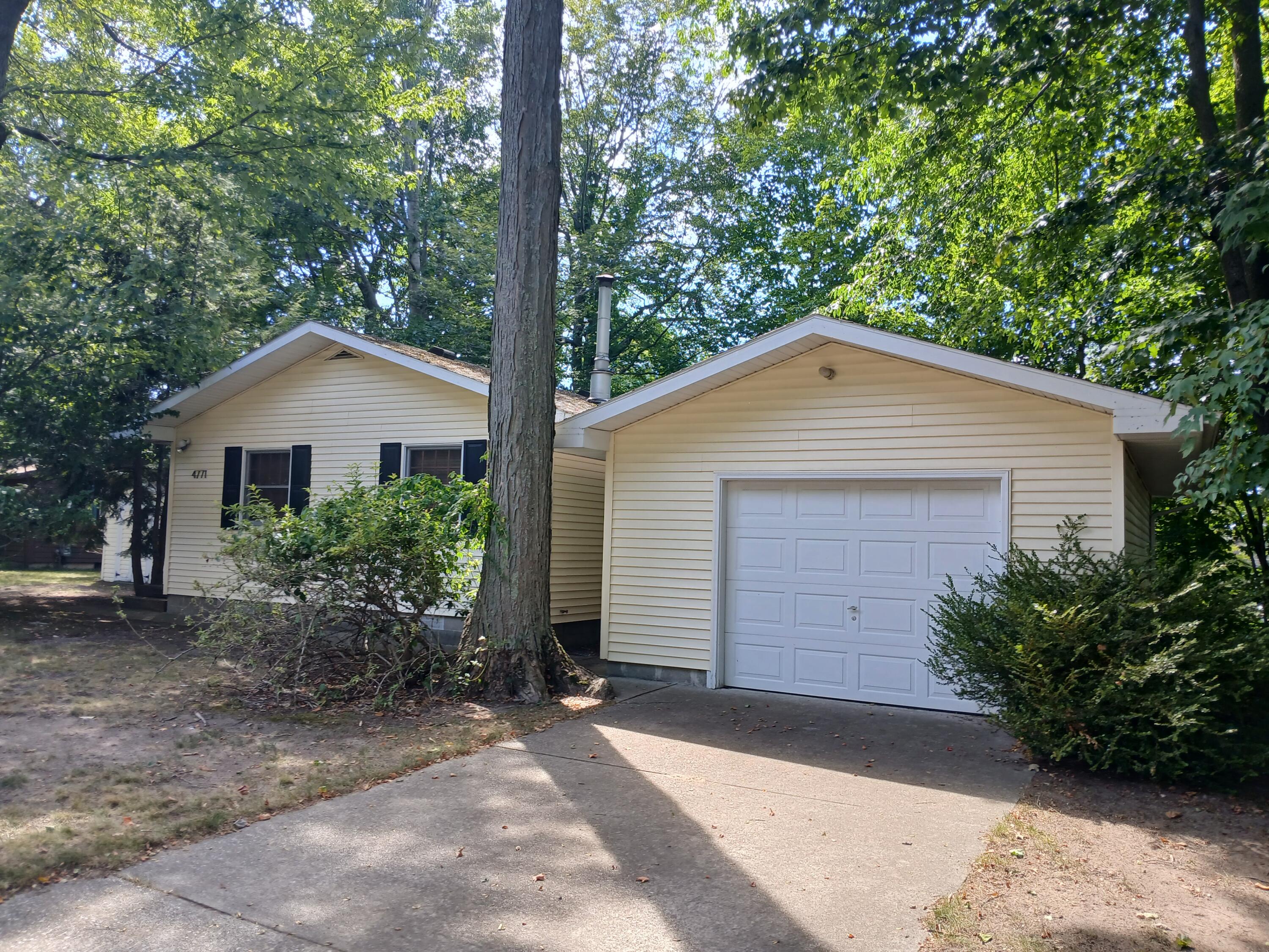 4771 N Ariel Avenue Ludington MI 49431