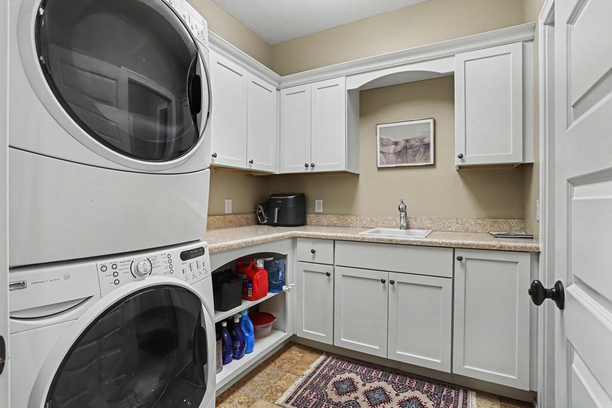 5543 N Red Pine Circle Kalamazoo MI 49009