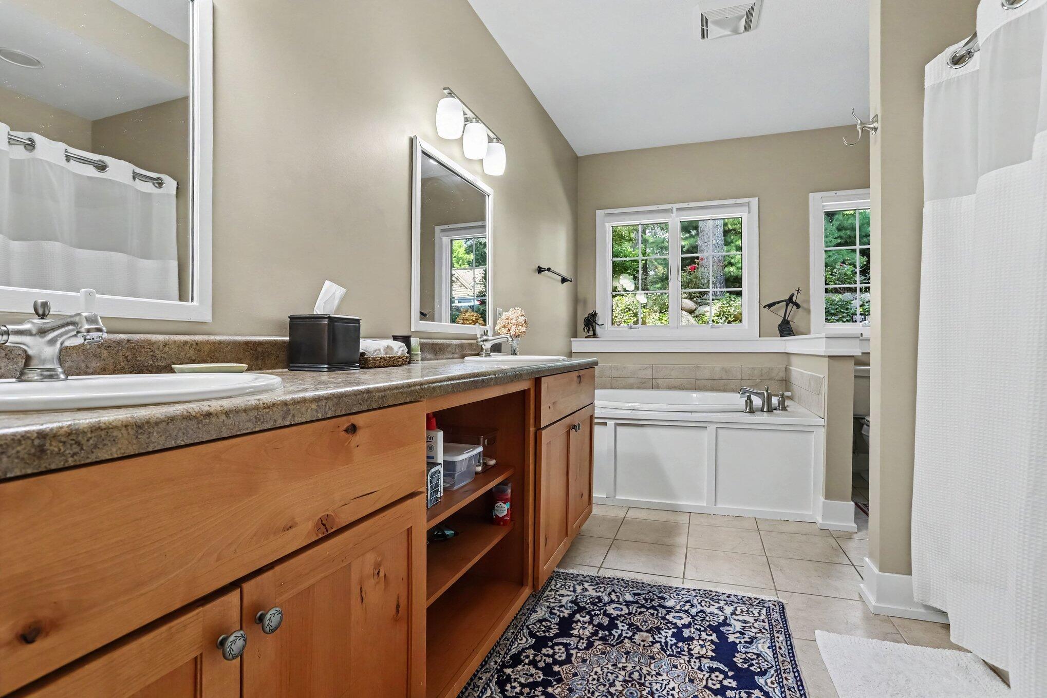 5543 N Red Pine Circle Kalamazoo MI 49009