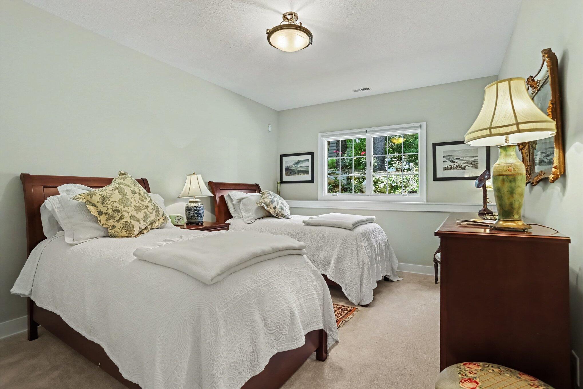 5543 N Red Pine Circle Kalamazoo MI 49009