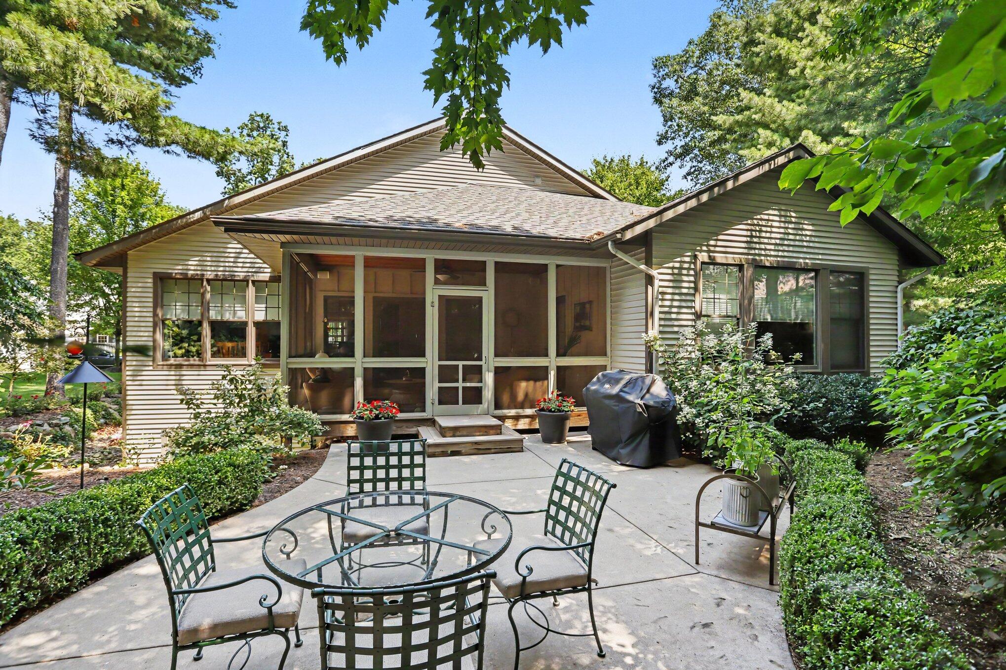 5543 N Red Pine Circle Kalamazoo MI 49009