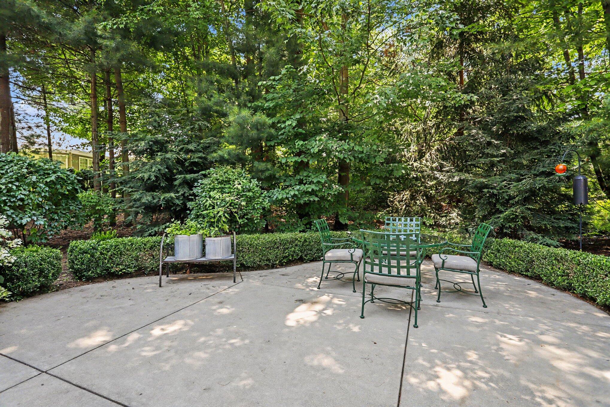 5543 N Red Pine Circle Kalamazoo MI 49009