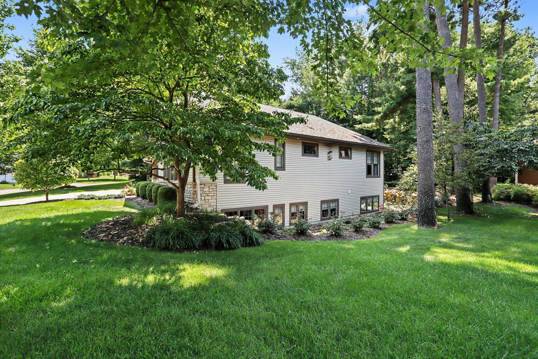 5543 N Red Pine Circle Kalamazoo MI 49009