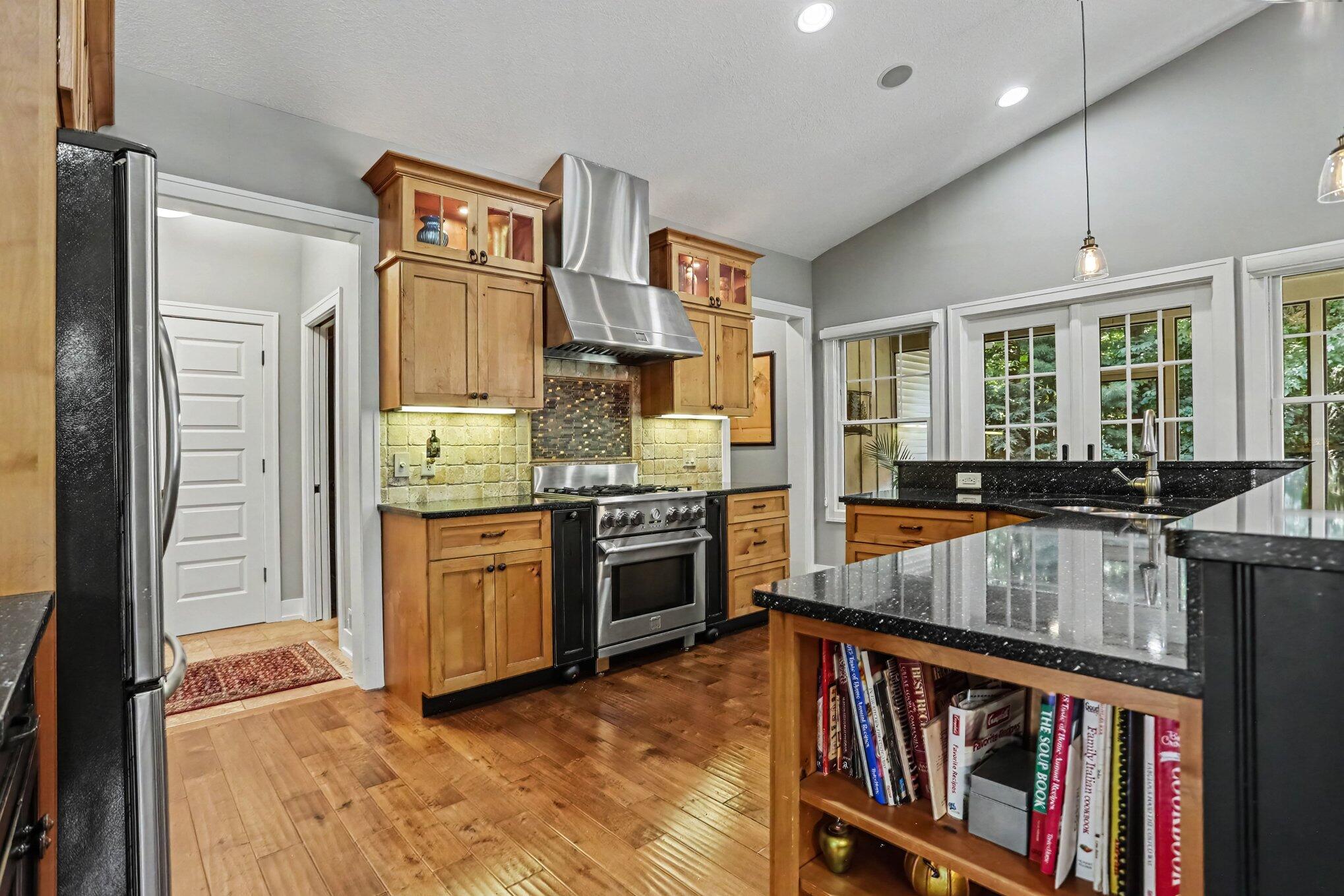 5543 N Red Pine Circle Kalamazoo MI 49009