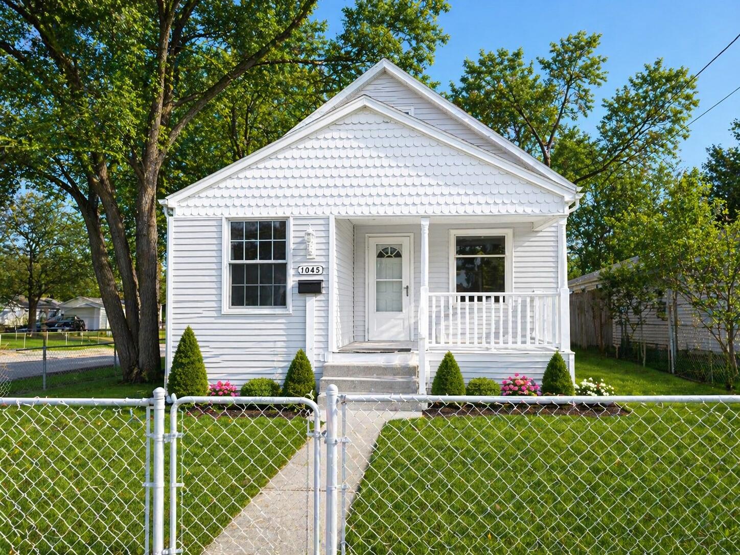 1045 E Forest Avenue Muskegon MI 49442