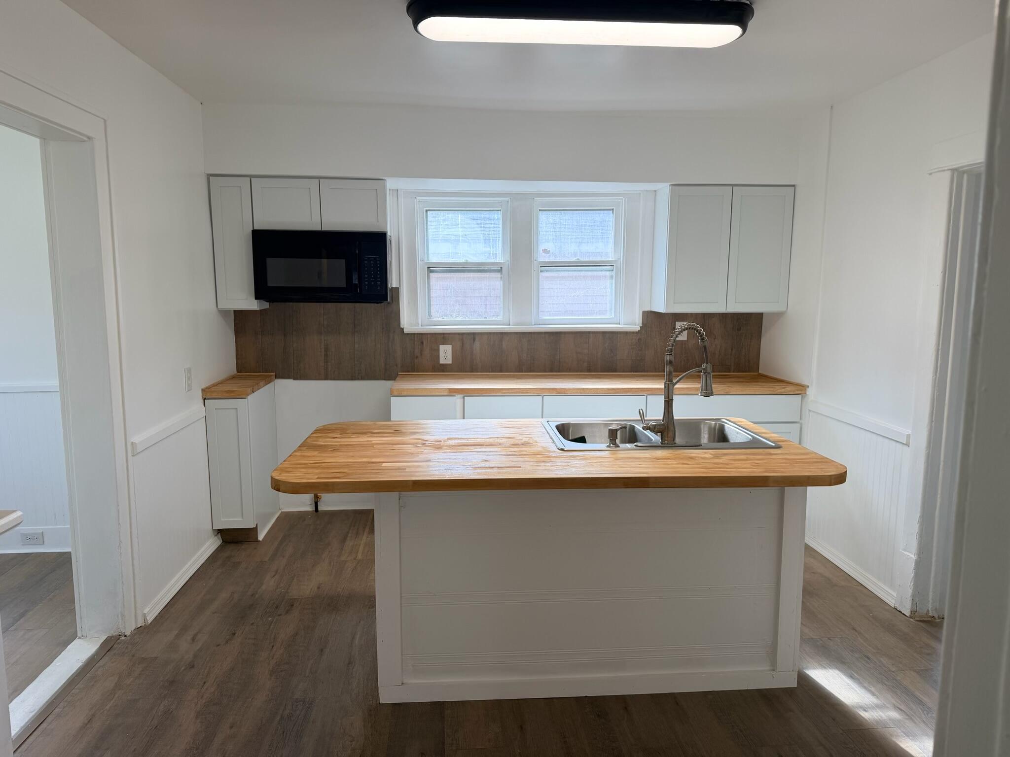 1045 E Forest Avenue Muskegon MI 49442