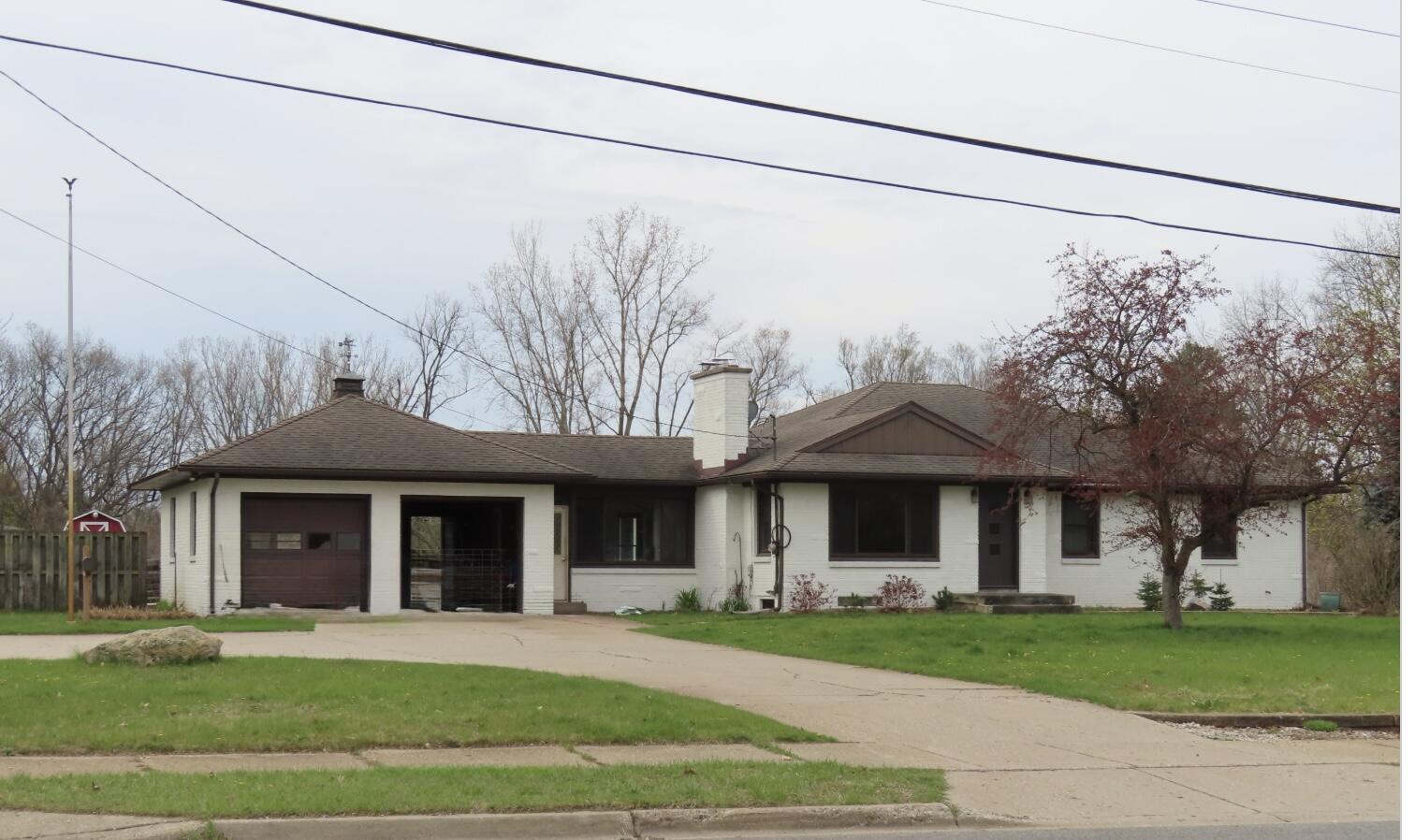 2132 4 Mile Road NE Grand Rapids MI 49525