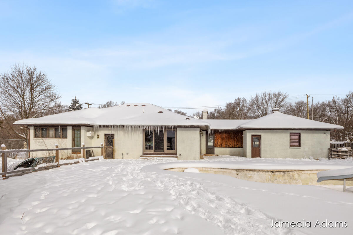 2132 4 Mile Road NE Grand Rapids MI 49525
