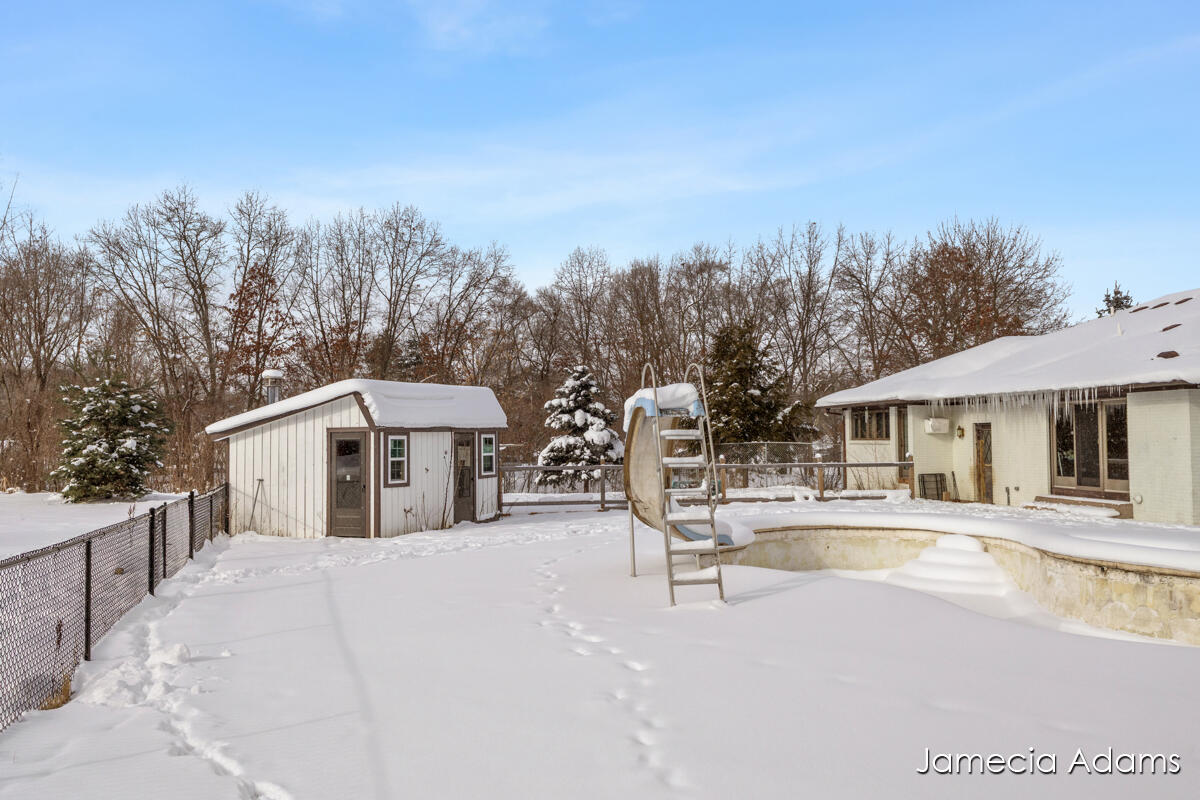2132 4 Mile Road NE Grand Rapids MI 49525