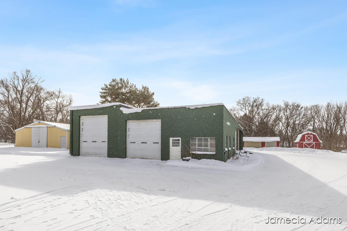2132 4 Mile Road NE Grand Rapids MI 49525
