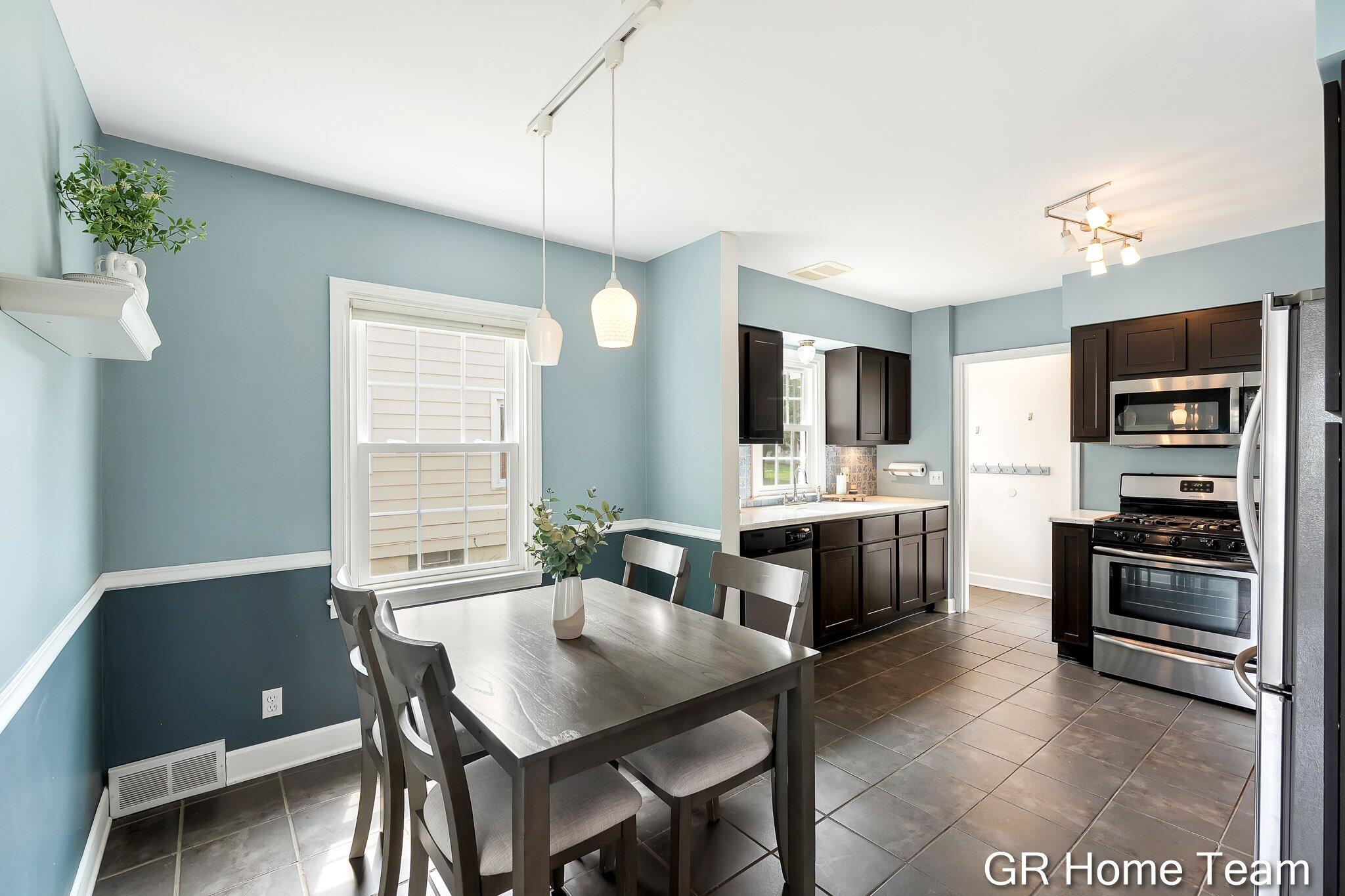 2138 Houseman Avenue NE Grand Rapids MI 49505