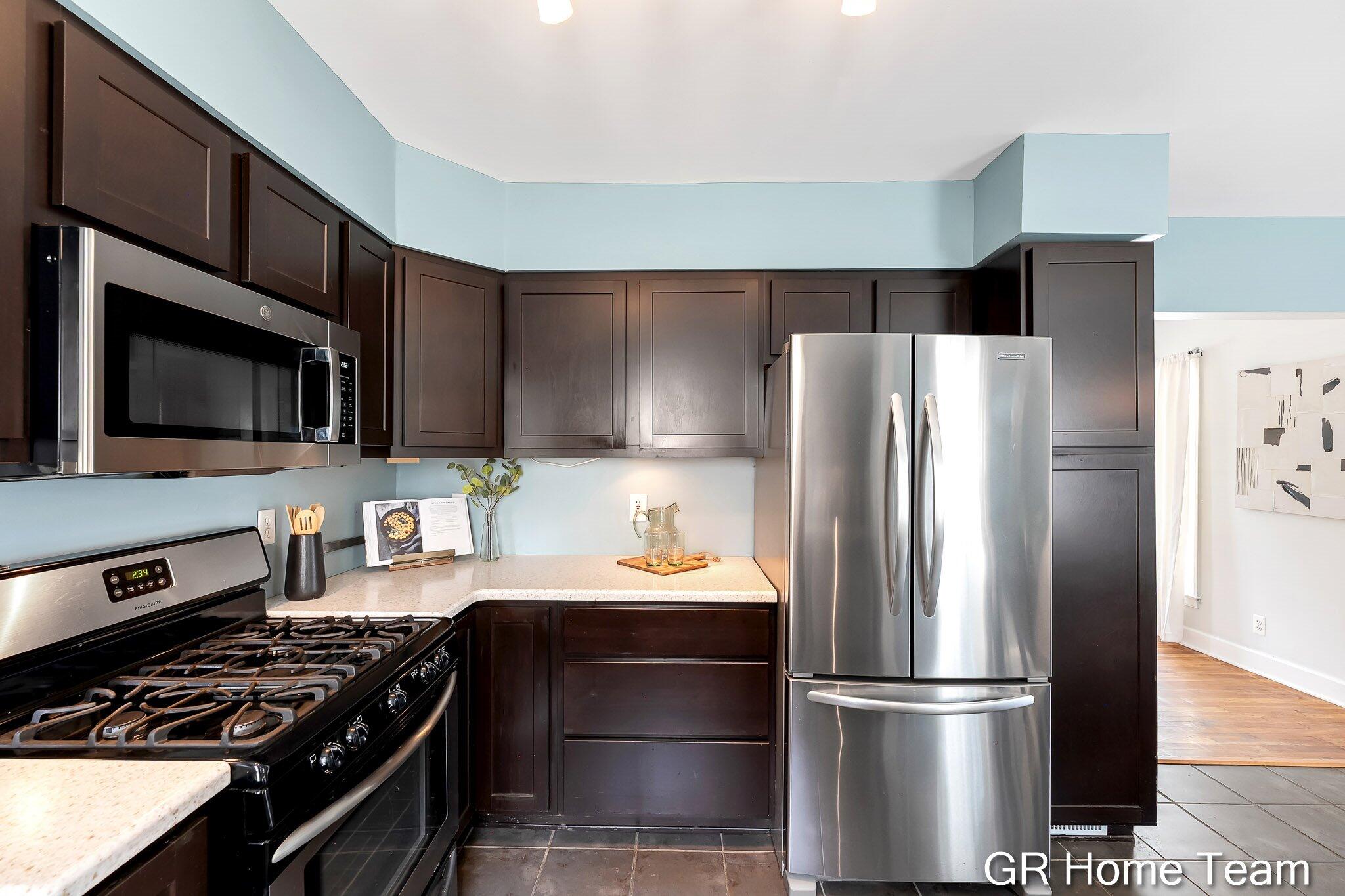 2138 Houseman Avenue NE Grand Rapids MI 49505