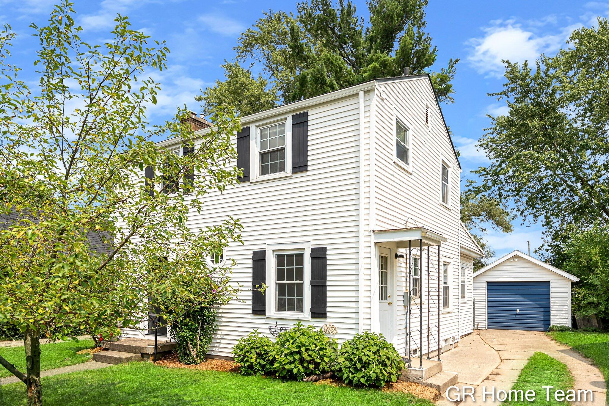 2138 Houseman Avenue NE Grand Rapids MI 49505