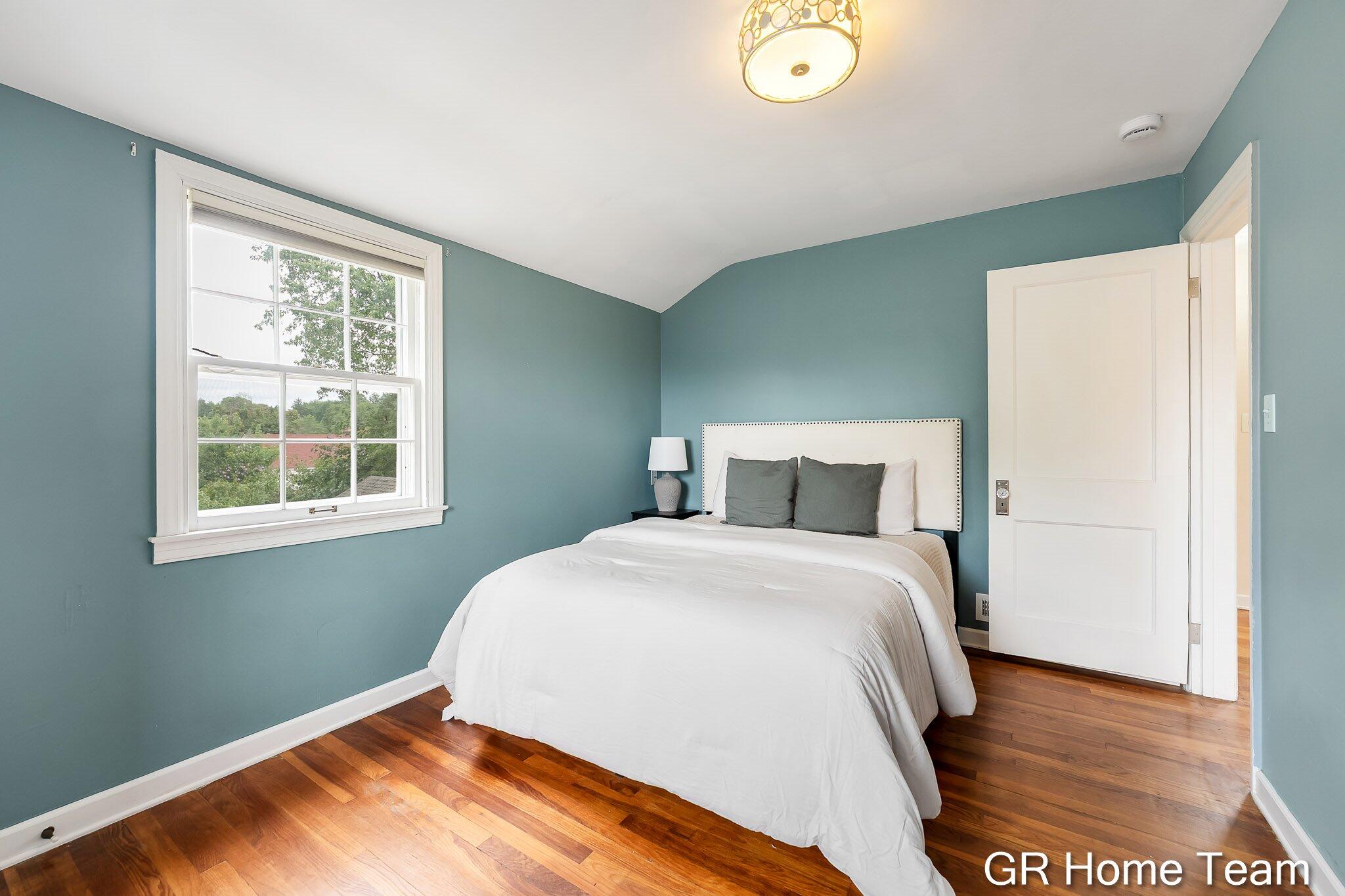 2138 Houseman Avenue NE Grand Rapids MI 49505