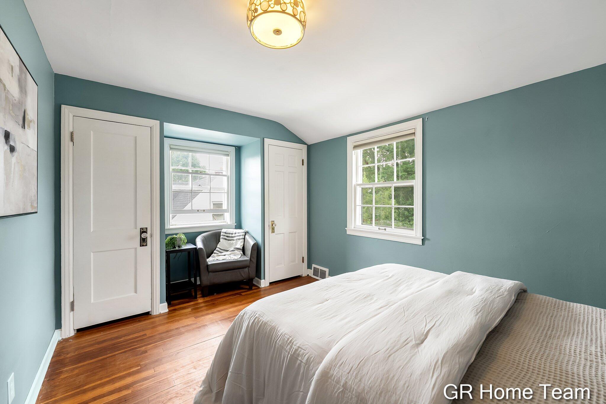2138 Houseman Avenue NE Grand Rapids MI 49505