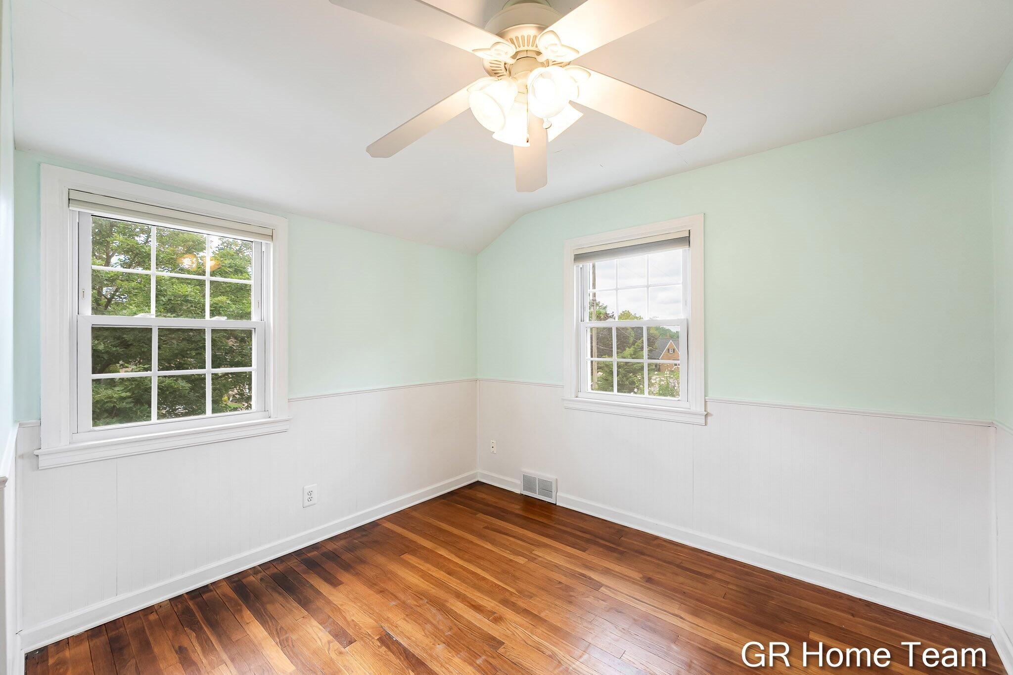 2138 Houseman Avenue NE Grand Rapids MI 49505