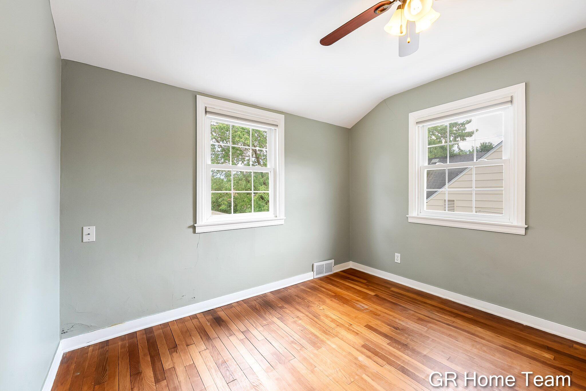 2138 Houseman Avenue NE Grand Rapids MI 49505