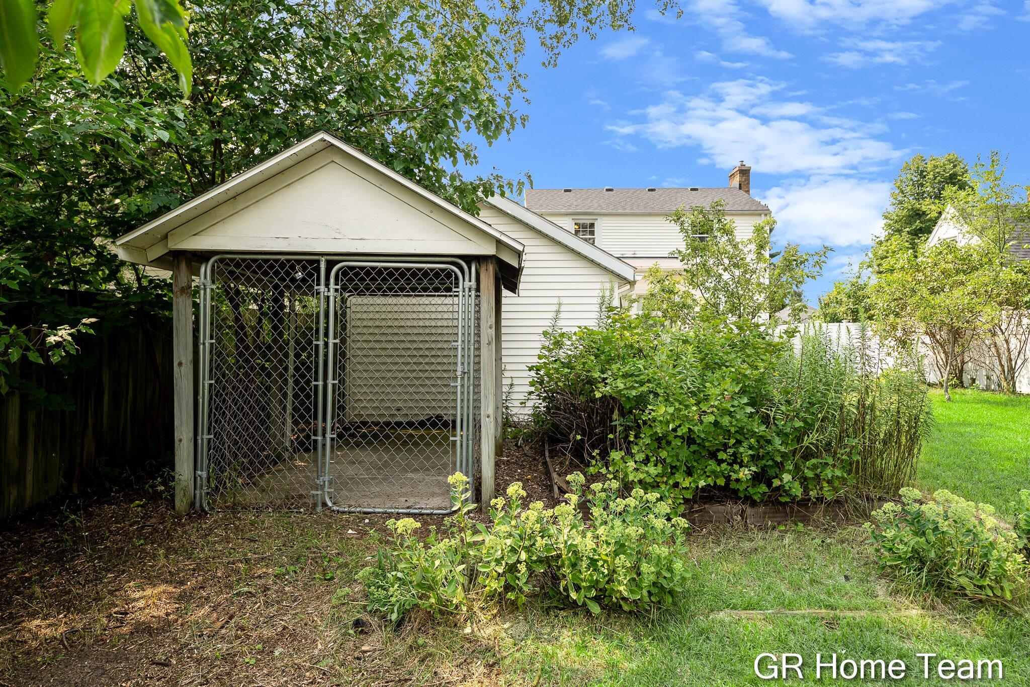 2138 Houseman Avenue NE Grand Rapids MI 49505