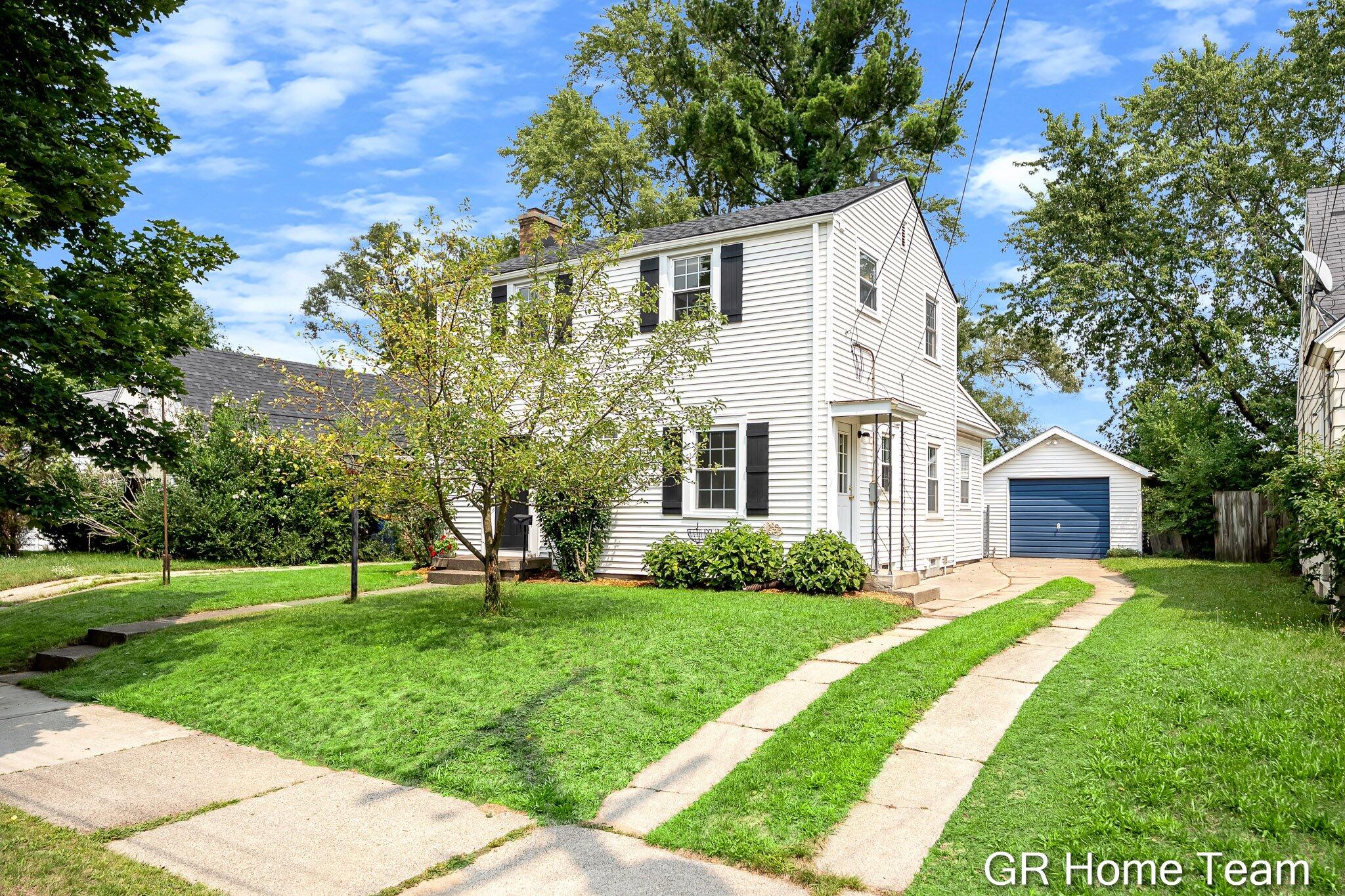 2138 Houseman Avenue NE Grand Rapids MI 49505