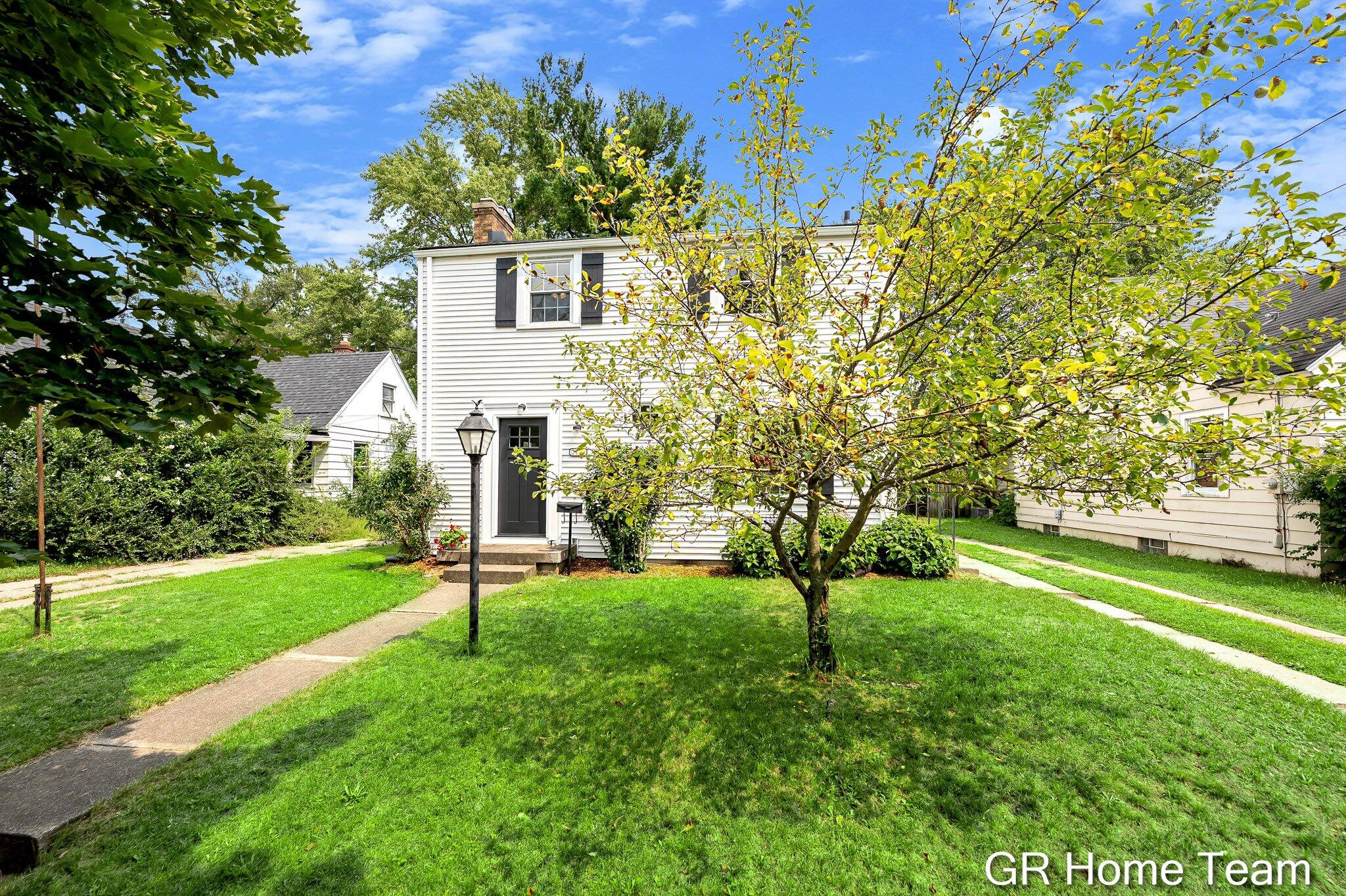2138 Houseman Avenue NE Grand Rapids MI 49505
