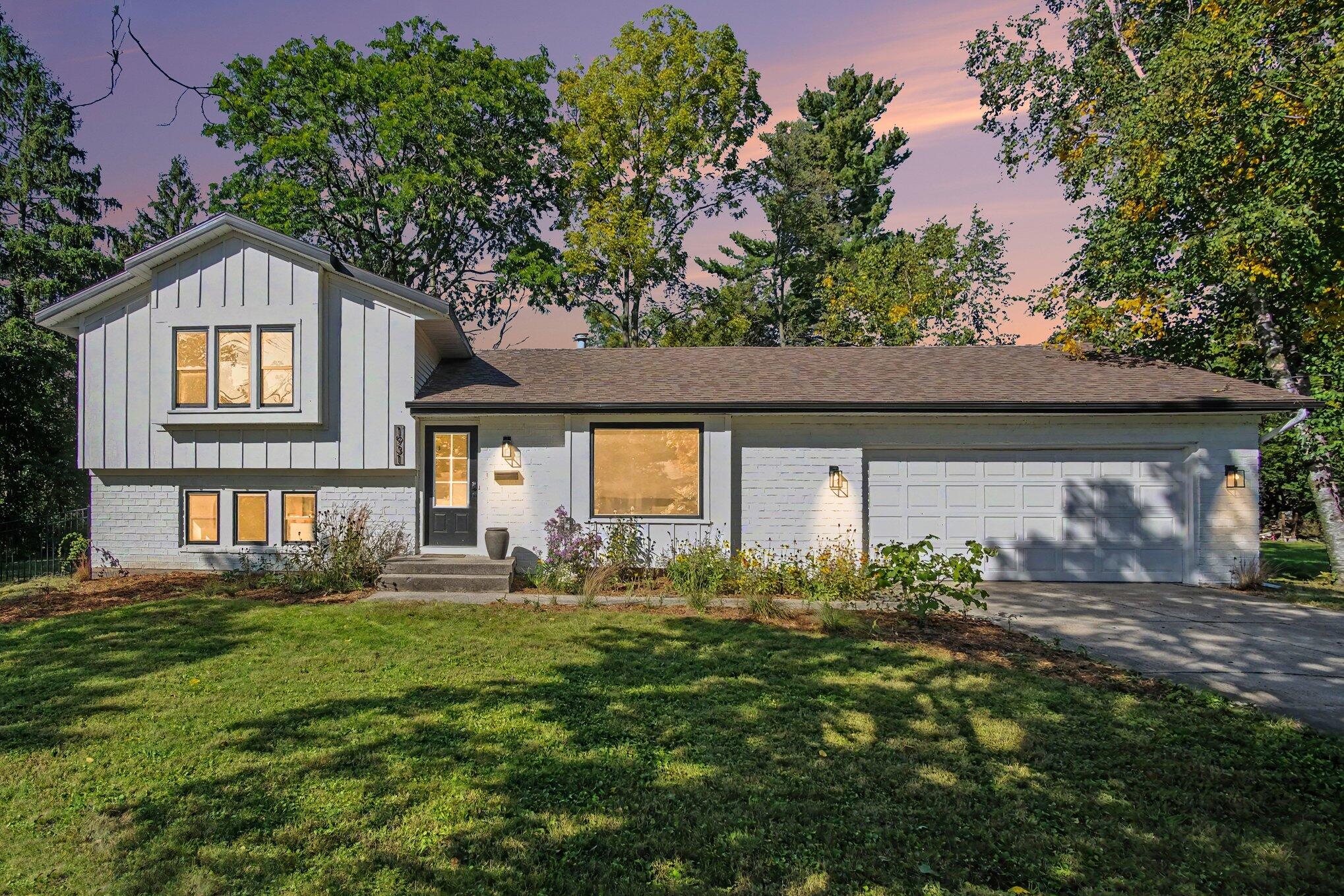 1931 Lonsdale Drive NE Grand Rapids MI 49503