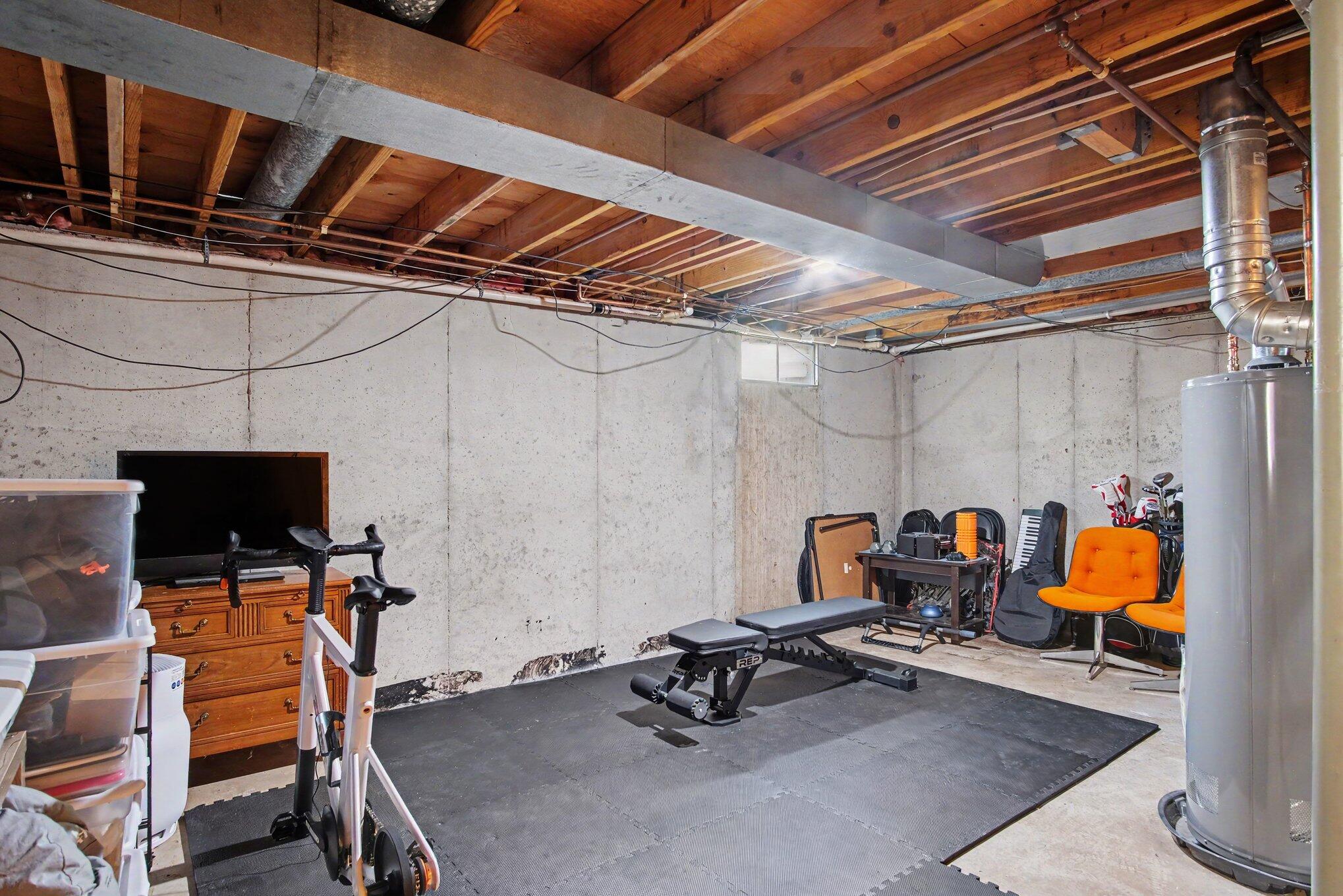 1931 Lonsdale Drive NE Grand Rapids MI 49503