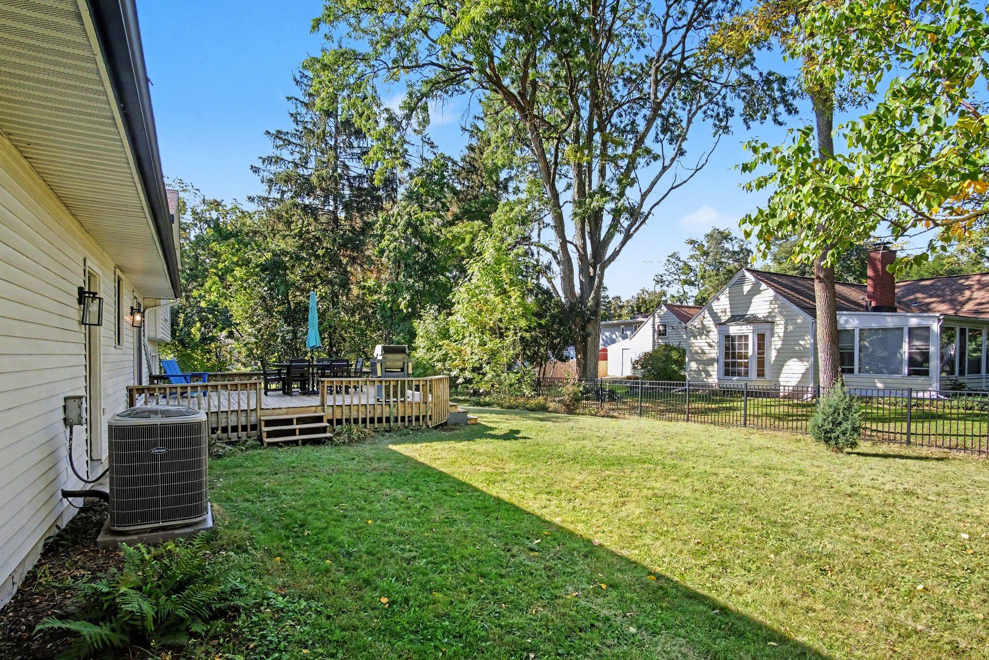 1931 Lonsdale Drive NE Grand Rapids MI 49503