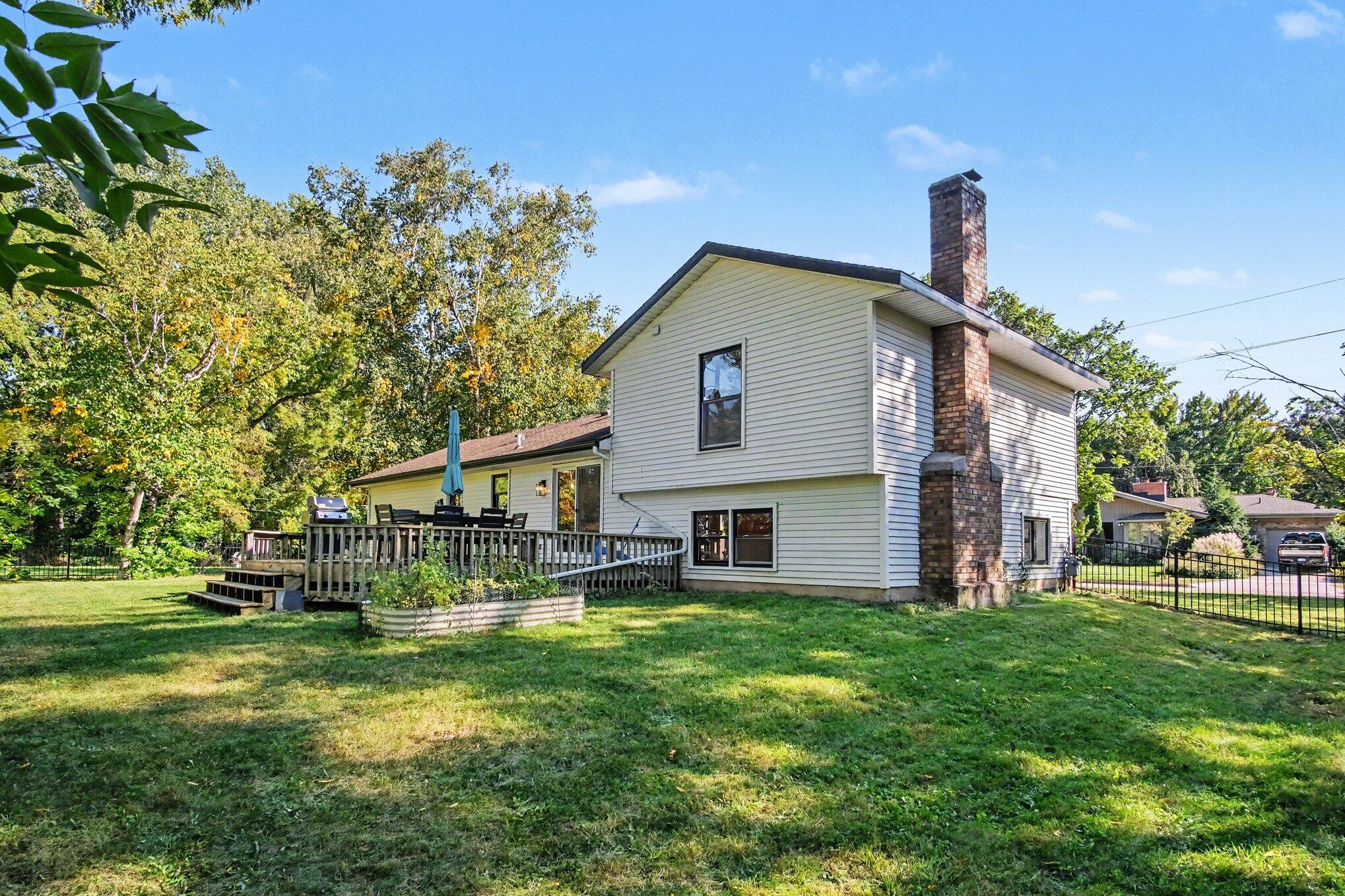 1931 Lonsdale Drive NE Grand Rapids MI 49503