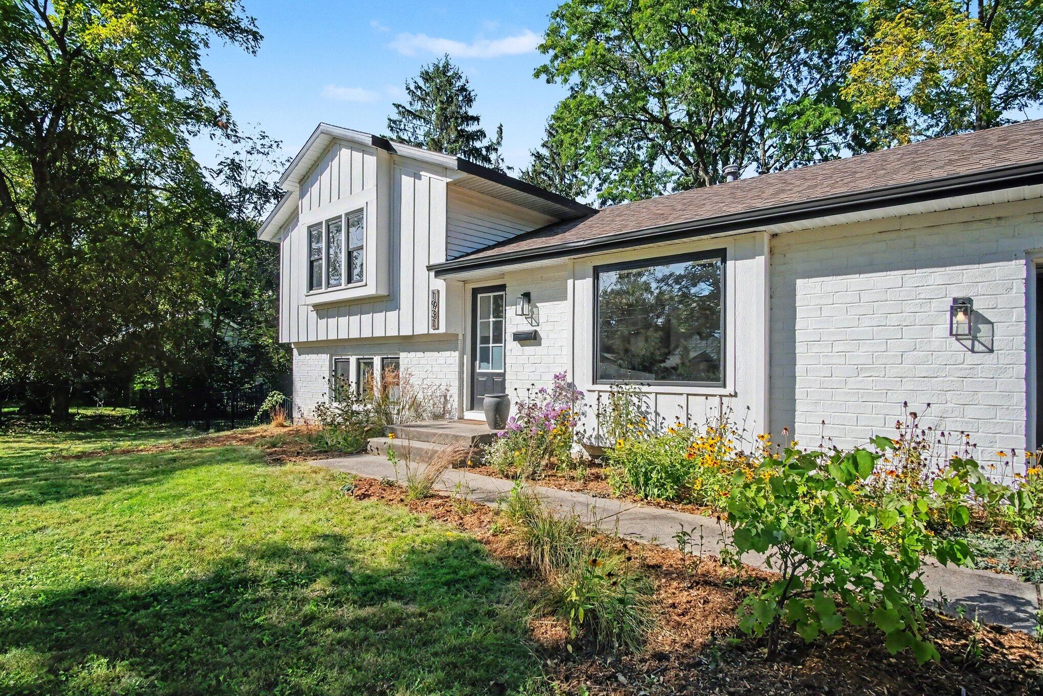 1931 Lonsdale Drive NE Grand Rapids MI 49503