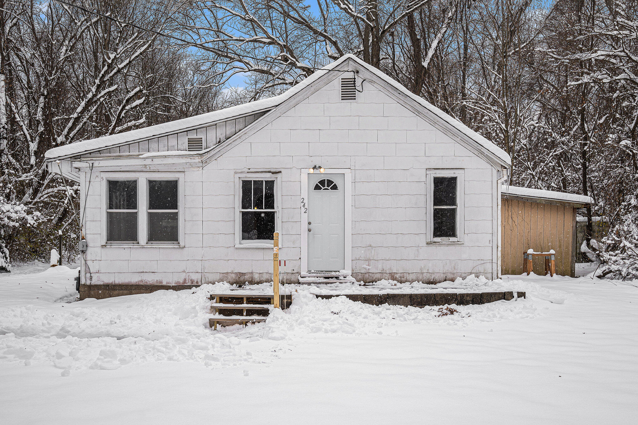 242 Higgins Street Niles MI 49120