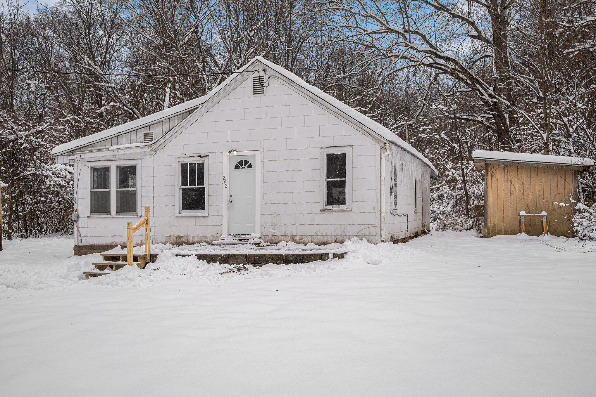 242 Higgins Street Niles MI 49120